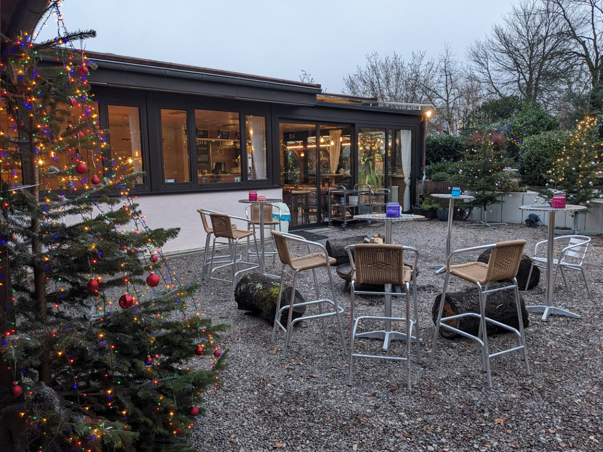 Weihnachten Terrasse mit Feuer tageslicht 3